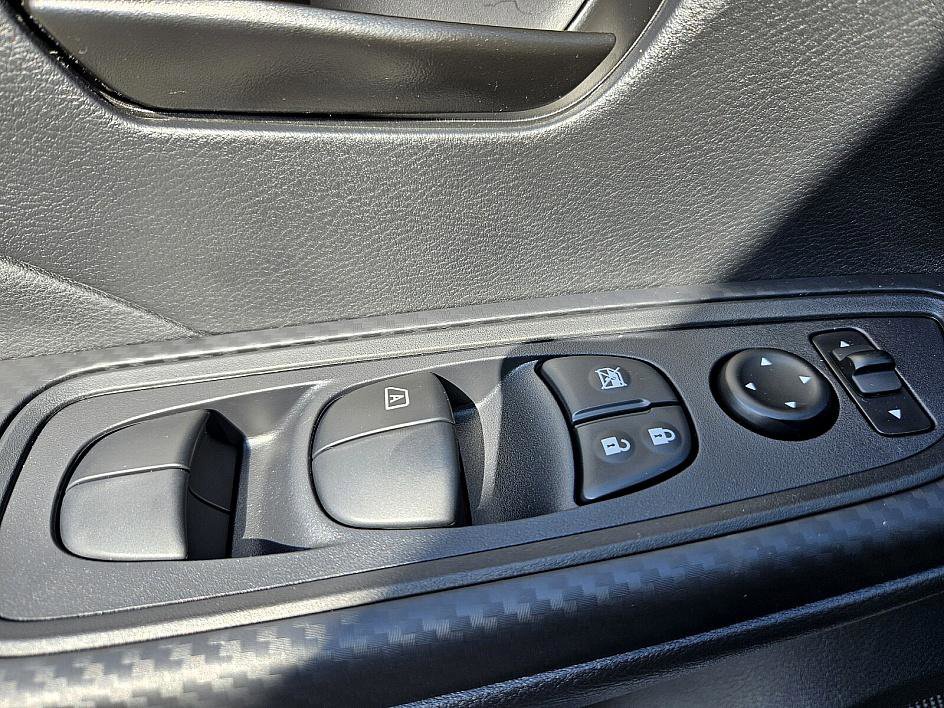2025 Nissan Versa S photo 27