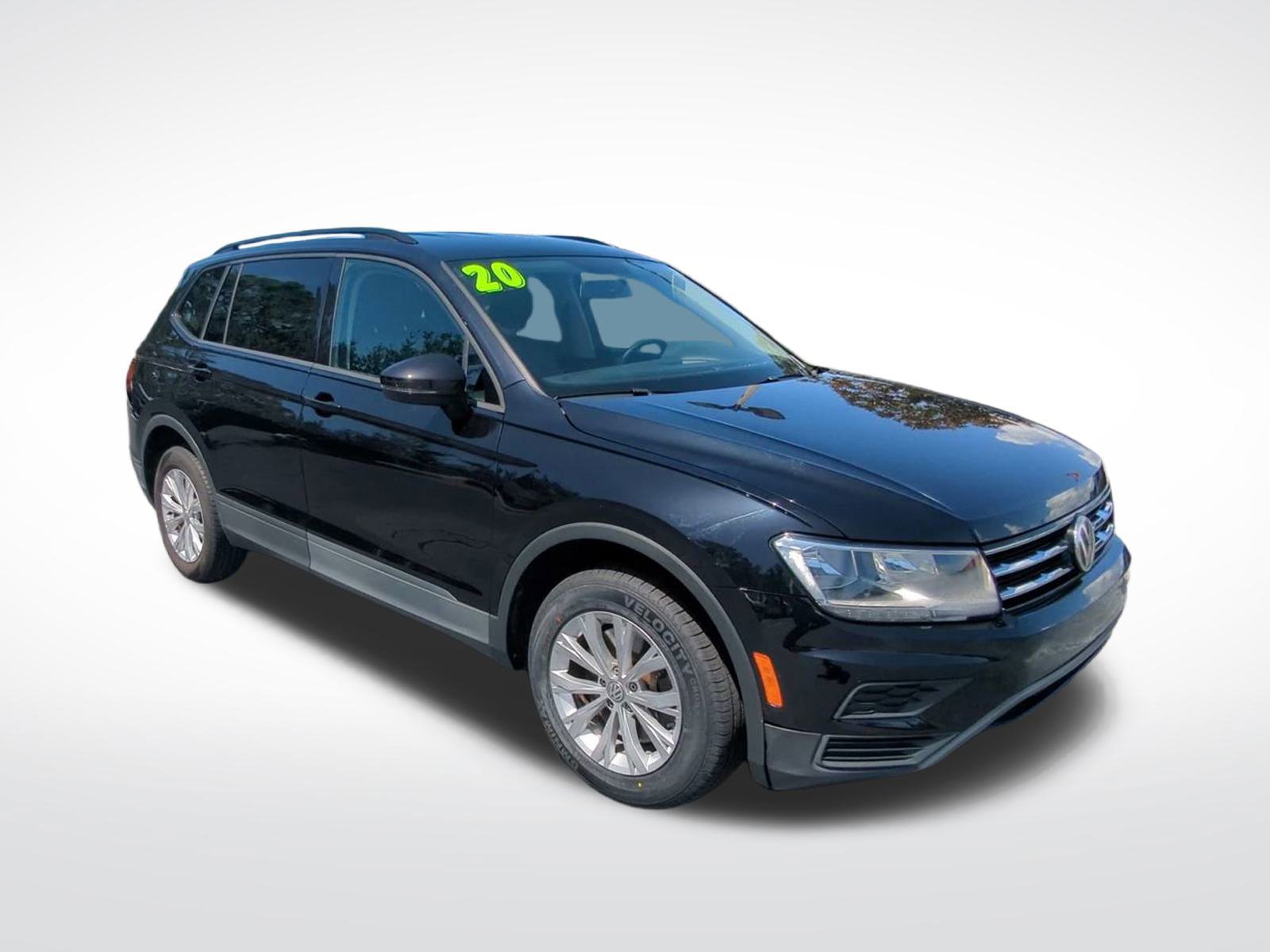 2020 Volkswagen Tiguan S photo 2
