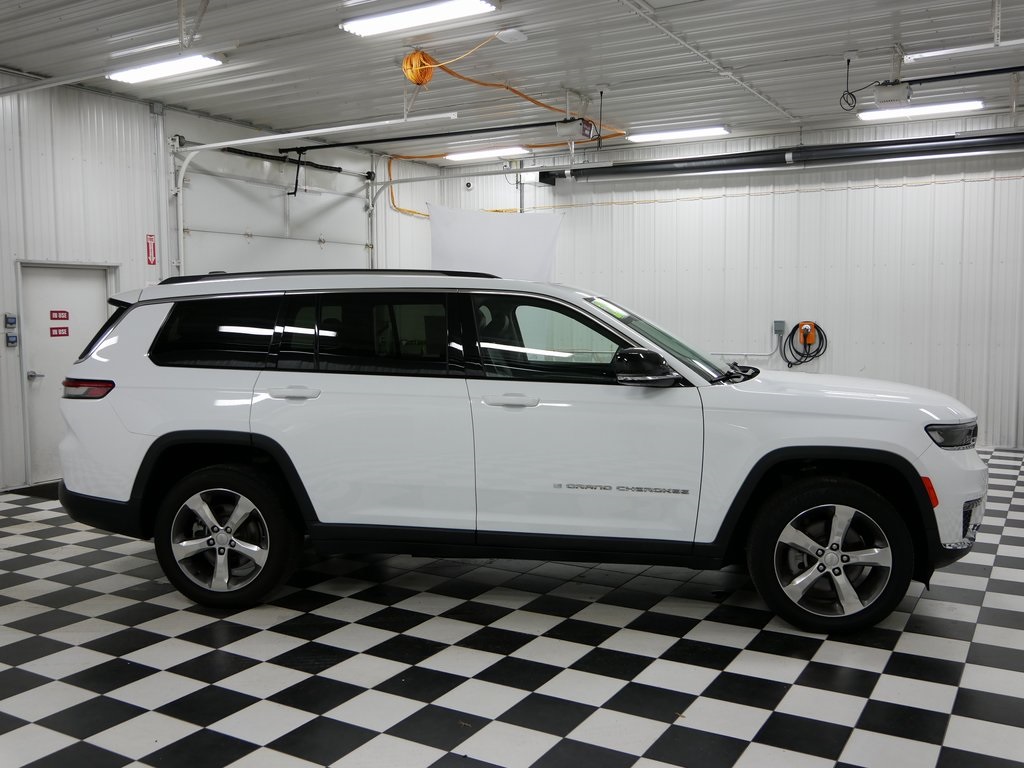 Used 2022 Jeep Grand Cherokee L Limited with VIN 1C4RJKBG7N8513331 for sale in Rochester, Minnesota