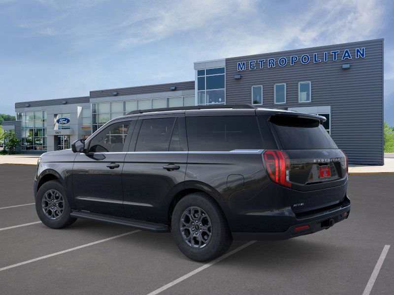 2025 Ford Expedition photo 2