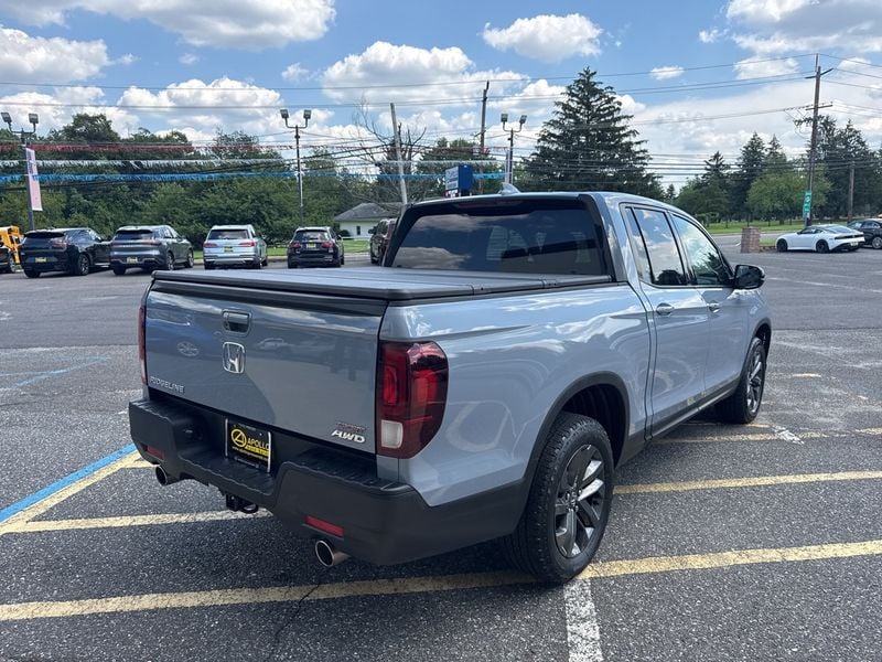 2022 Honda Ridgeline Sport photo 3