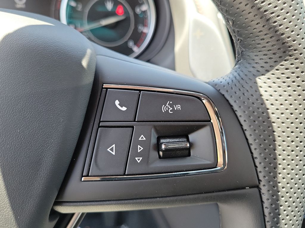 2024 Maserati Levante GT photo 7