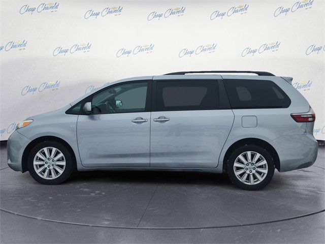 Used 2017 Toyota Sienna LE with VIN 5TDJZ3DCXHS155602 for sale in Flemingsburg, KY