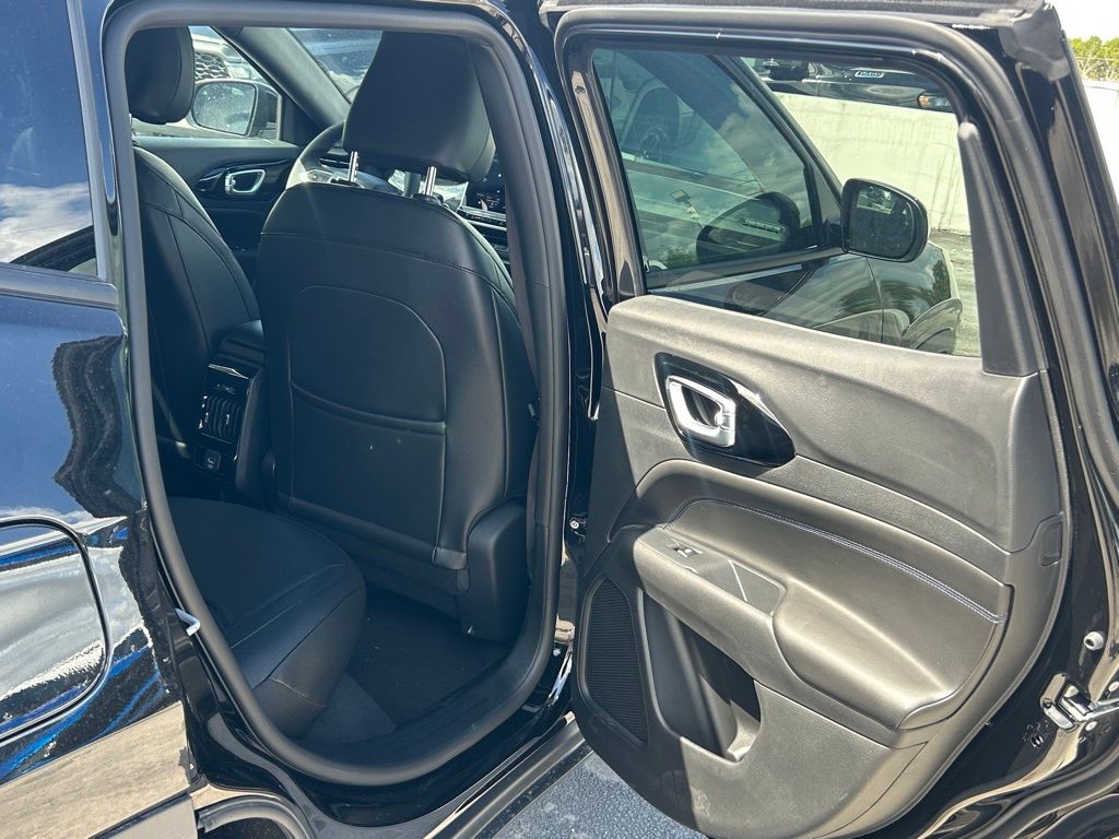 2026 Jeep Compass Latitude Altitude photo 31