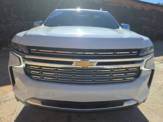 2023 Chevrolet Suburban Premier photo 2