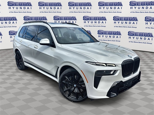 2023 BMW X7 40i's photo