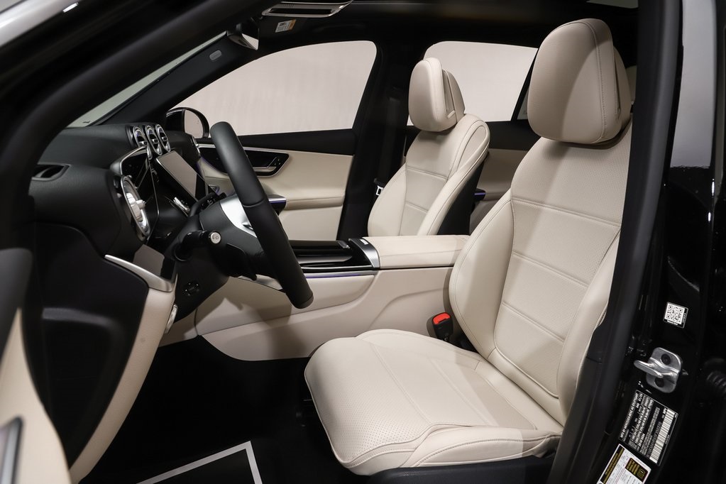 2025 Mercedes Benz GLC 300 4MATIC photo 9