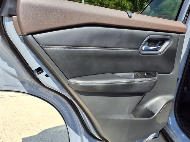2023 Nissan Rogue SL photo 10