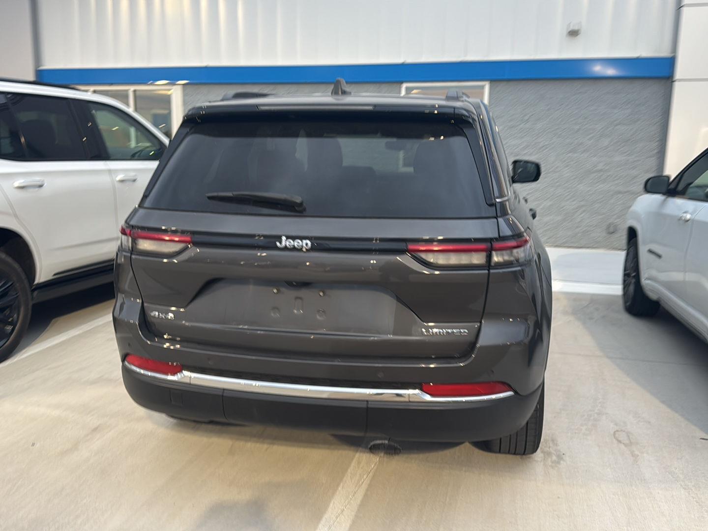 2023 Jeep Grand Cherokee Limited photo 3