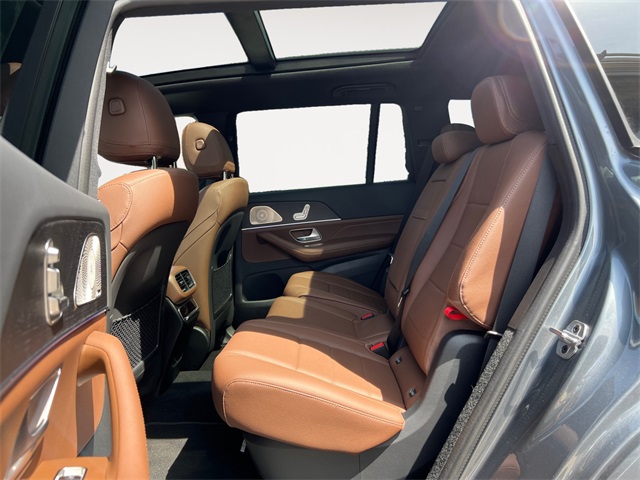 2025 Mercedes Benz GLS 450 4MATIC photo 13