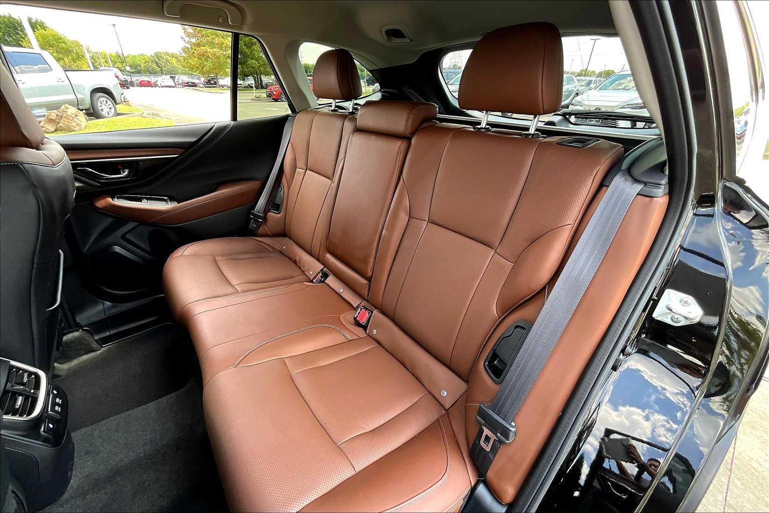 2021 Subaru Outback Touring XT photo 17