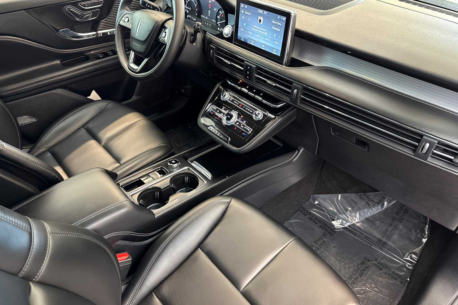 2022 Lincoln Corsair Standard photo 15