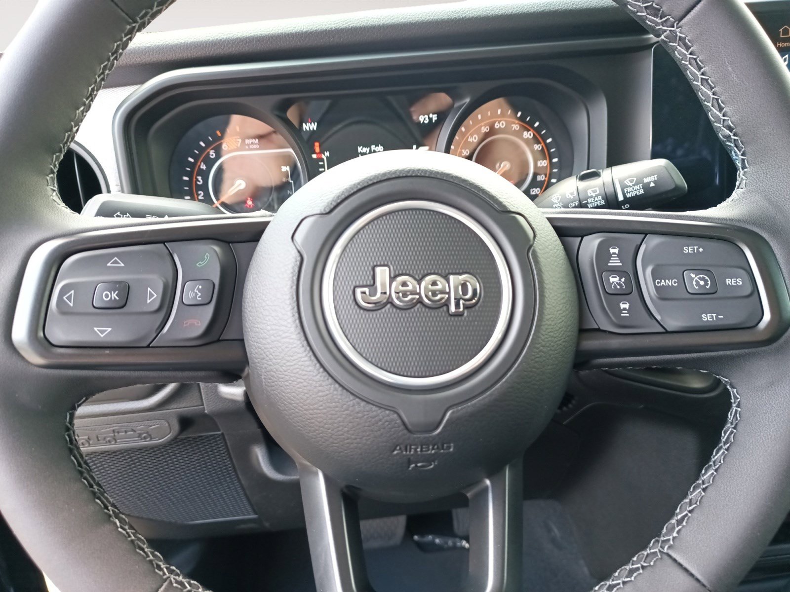 2025 Jeep Wrangler photo 13