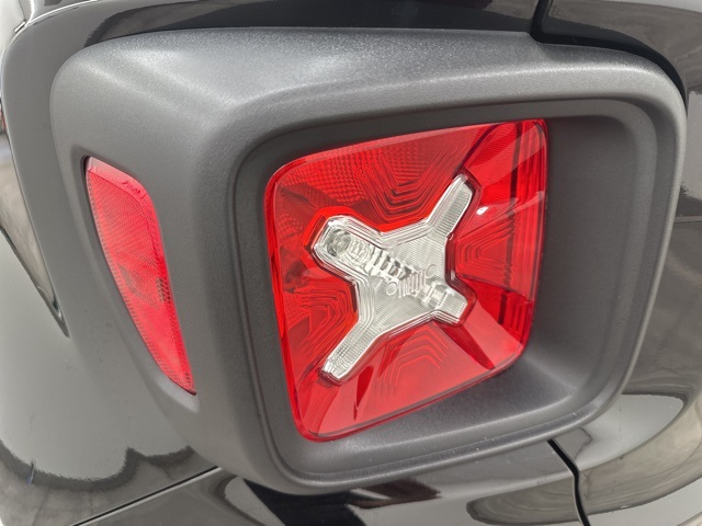 2021 Jeep Renegade Latitude photo 16