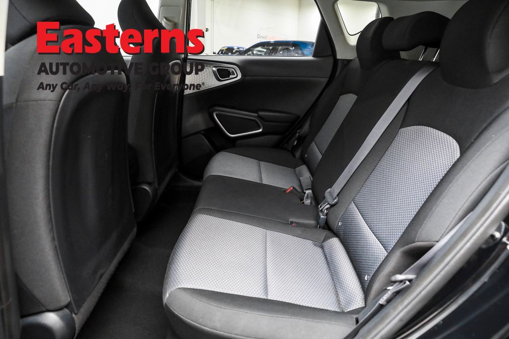 2021 Kia Soul LX photo 19