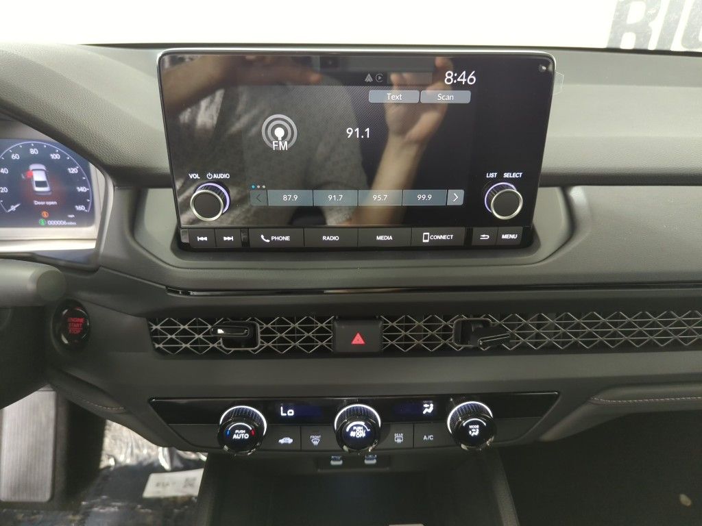 2025 Honda Accord LX 1.5T photo 17