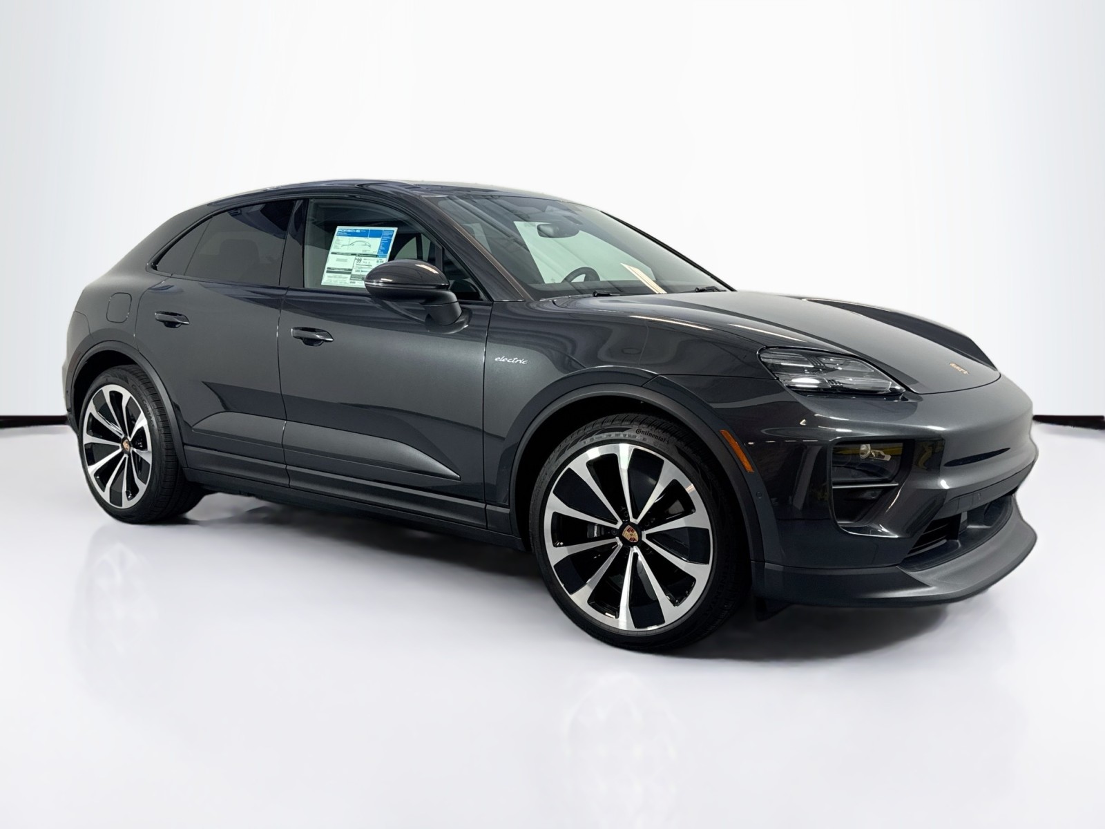 2025 Porsche Macan Electric photo 7