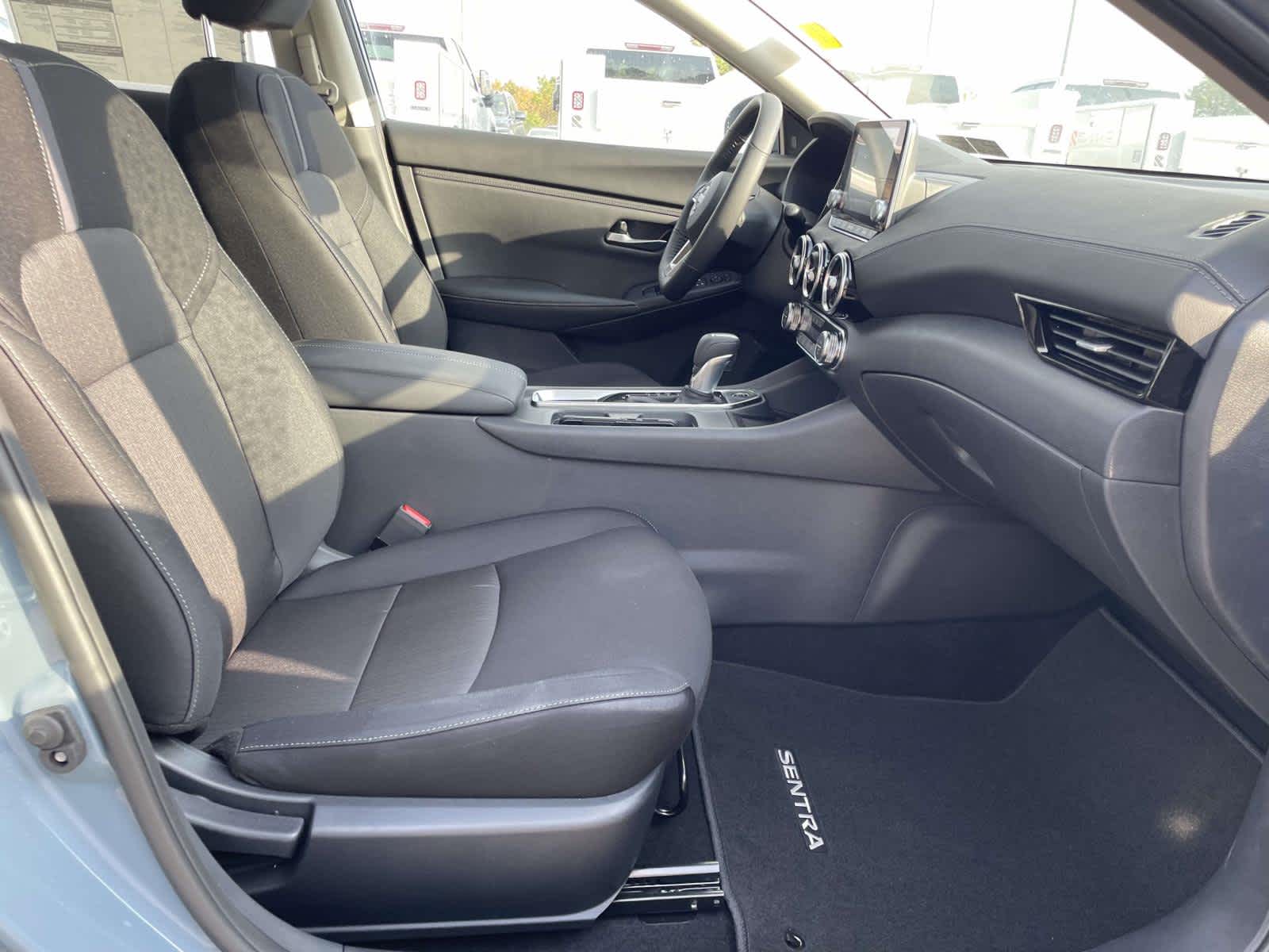 2025 Nissan Sentra SV photo 15
