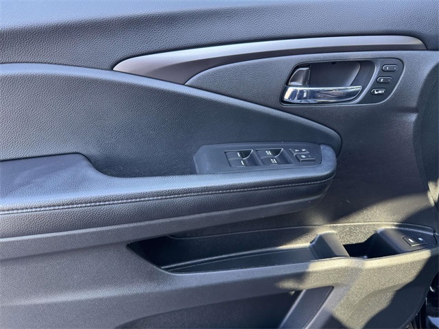 2022 Honda Pilot SE photo 14