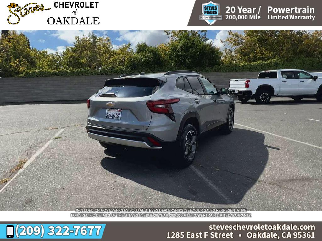 2024 Chevrolet Trax LT photo 8