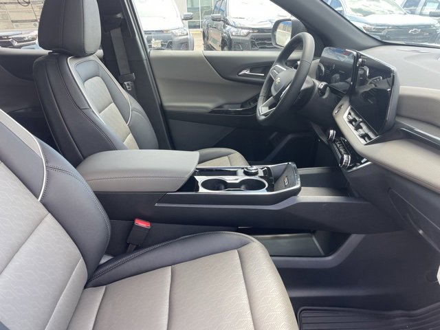2026 Chevrolet Equinox LT photo 17