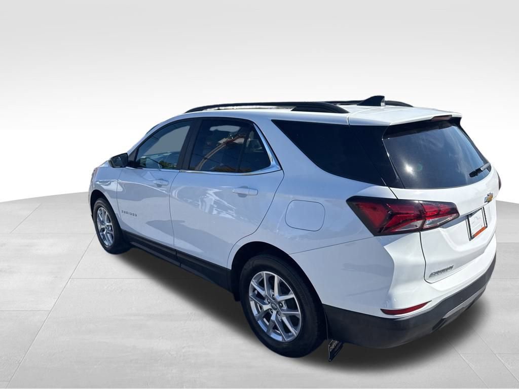 2022 Chevrolet Equinox LT photo 3