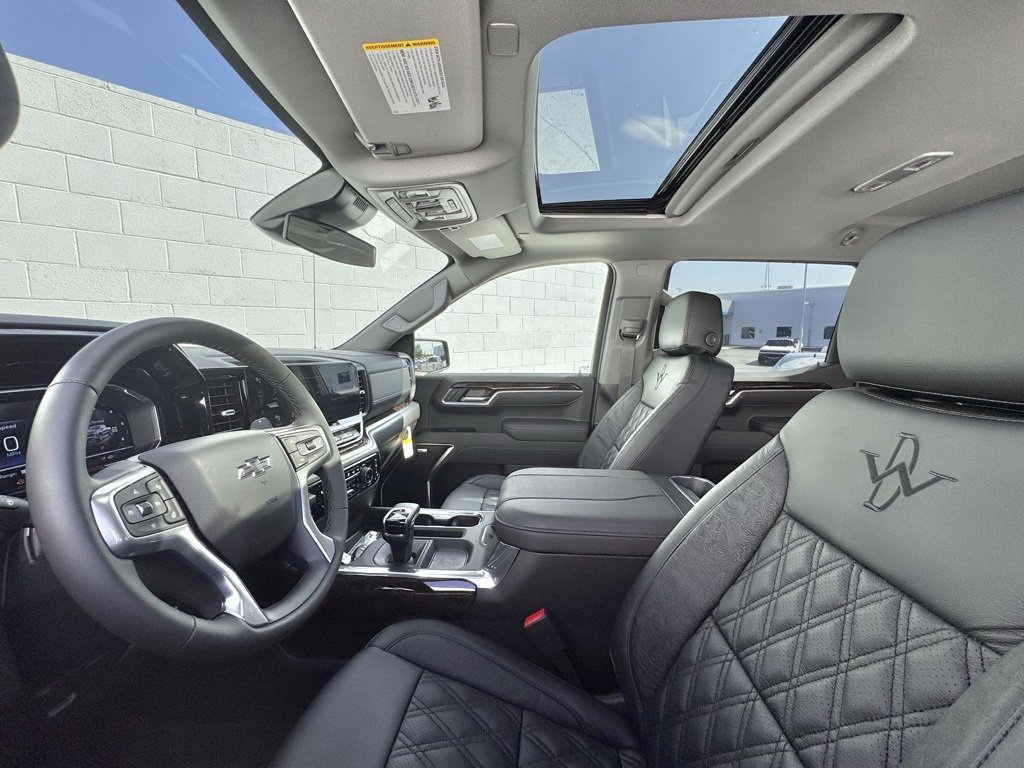 2025 Chevrolet Silverado 1500 RST photo 18