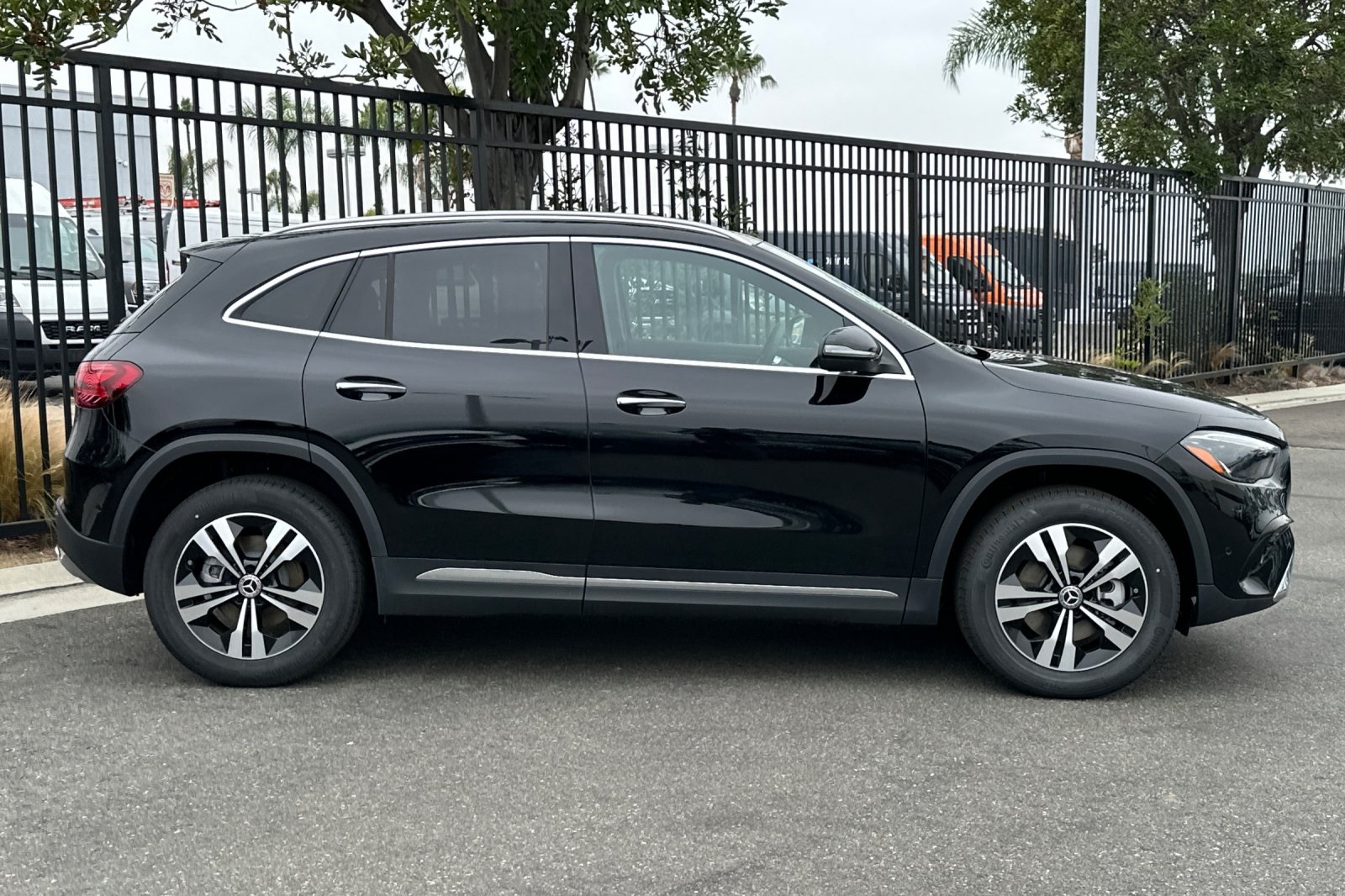 2025 Mercedes Benz GLA 250 photo 4