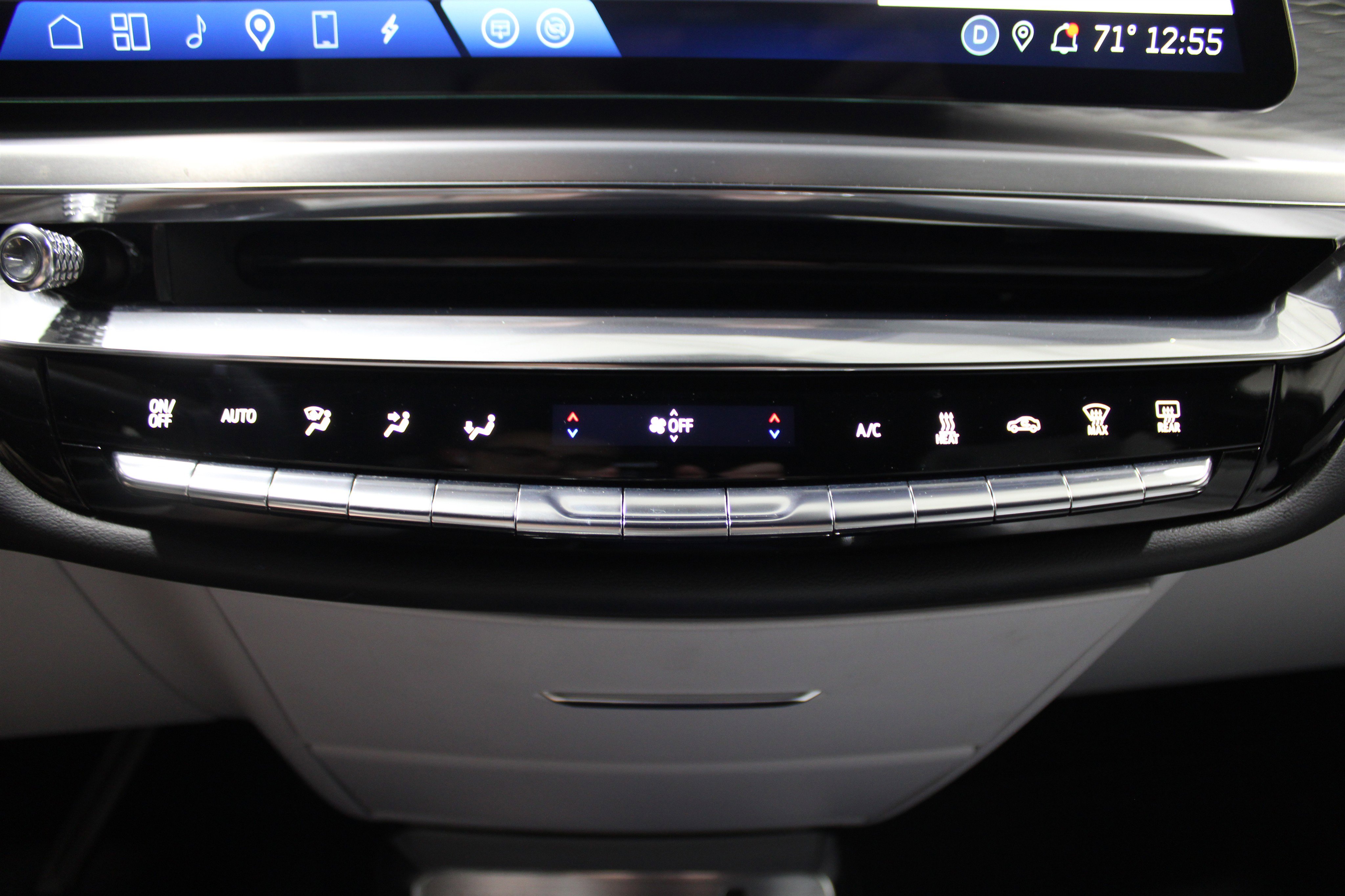 2023 Cadillac Lyriq Luxury photo 15