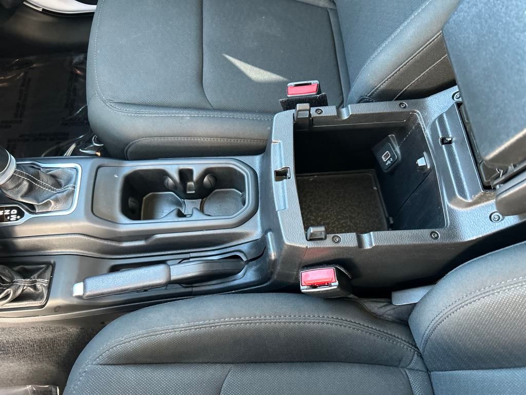 2021 Jeep Wrangler Unlimited Sahara photo 16
