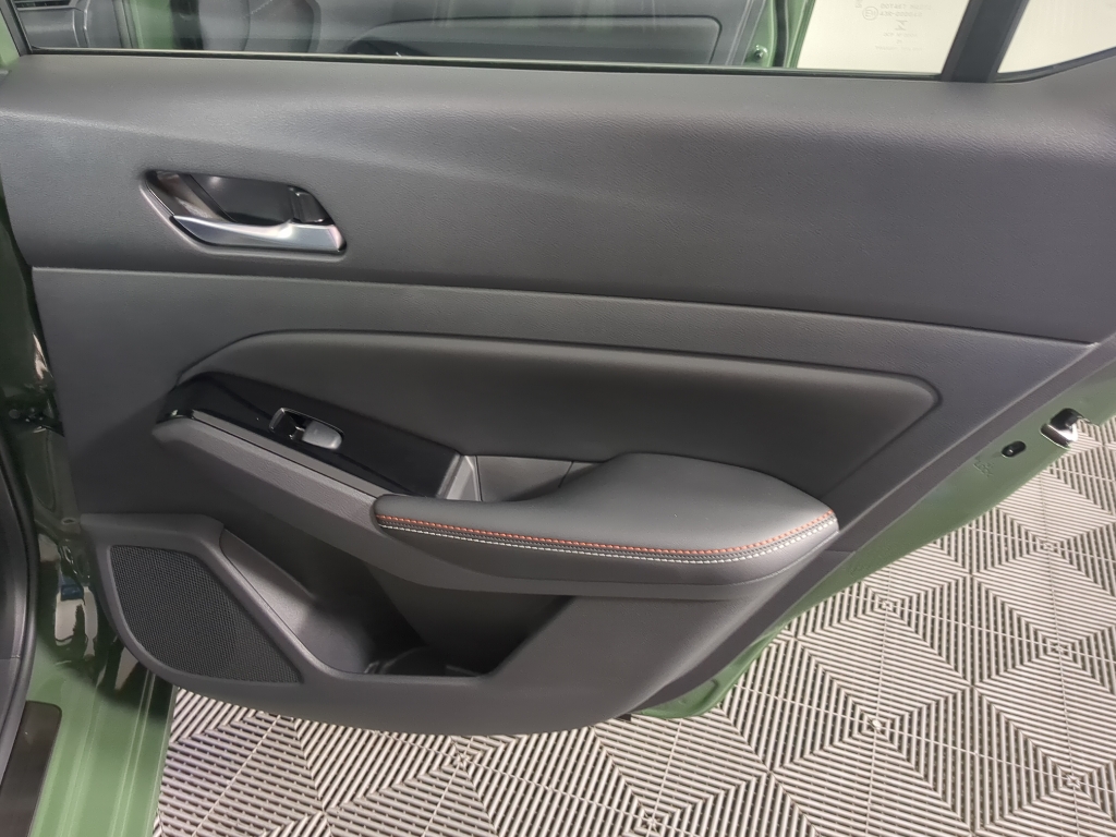 2025 Nissan Altima SR photo 18