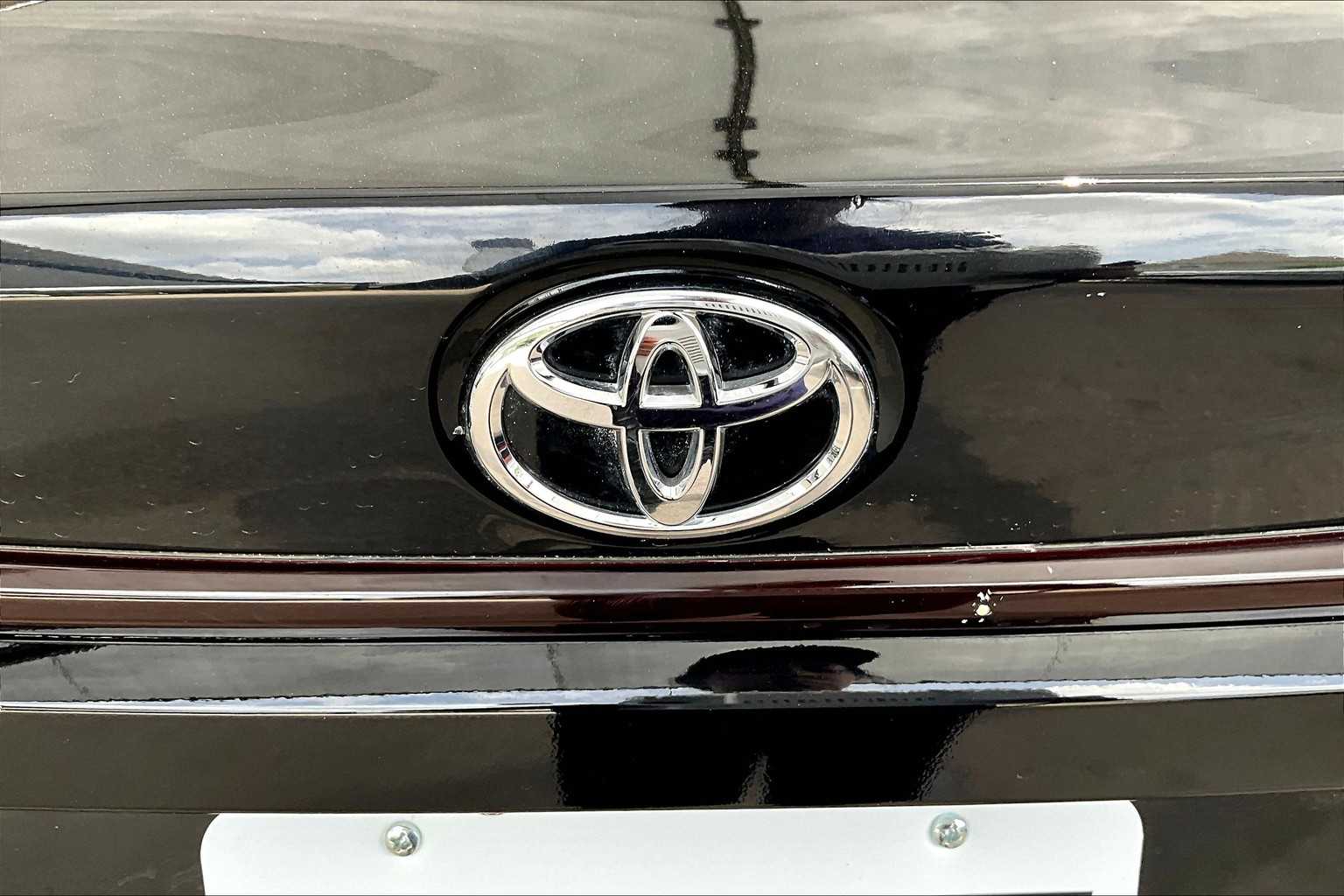 2023 Toyota Corolla LE photo 25