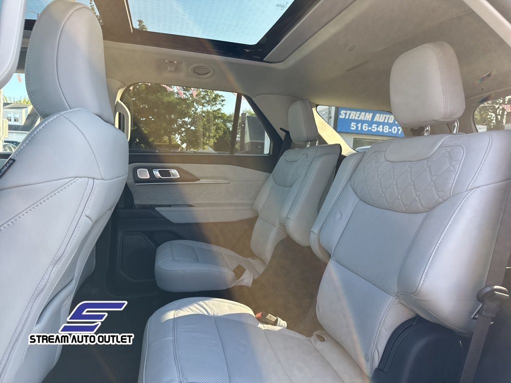 2025 Ford Explorer Platinum photo 20