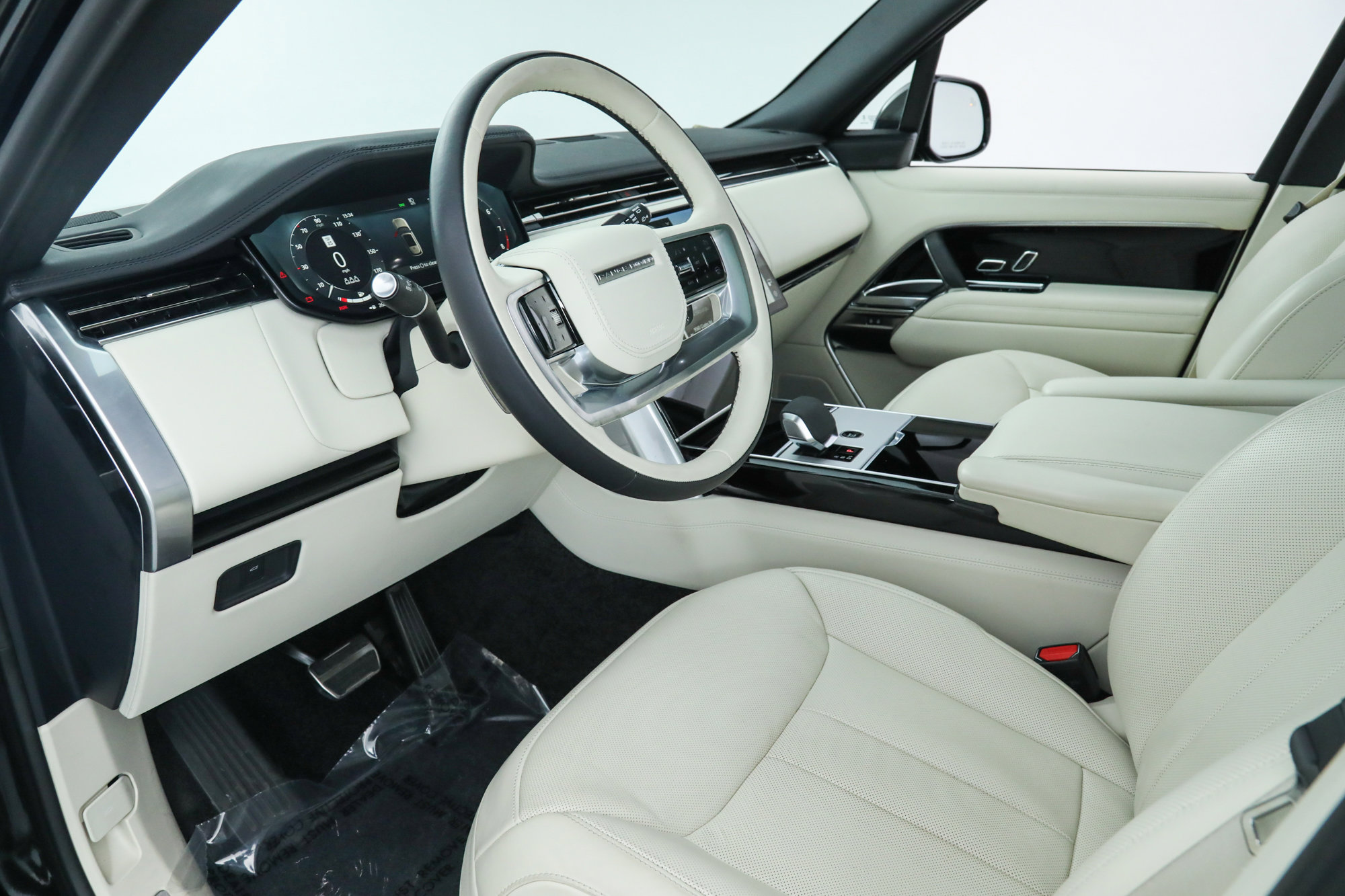 2024 Land Rover Range Rover SE photo 29