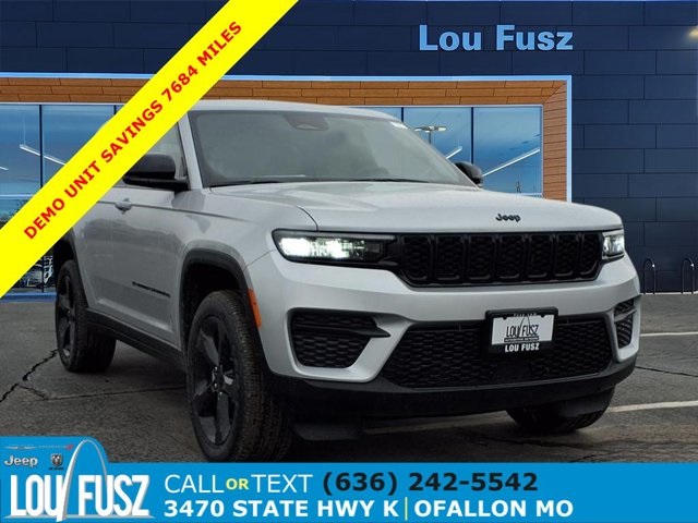 2025 Jeep Grand Cherokee Altitude's photo