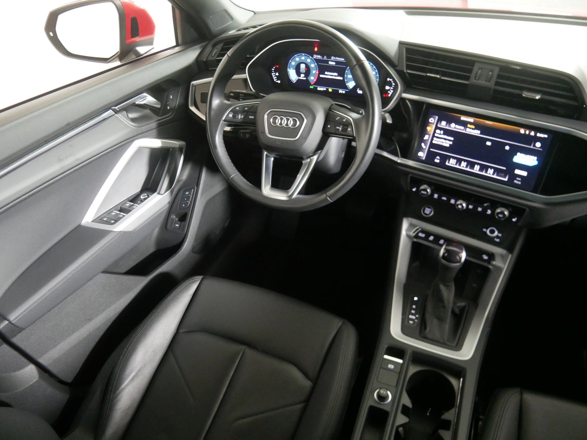 2024 Audi Q3 S line Premium photo 9