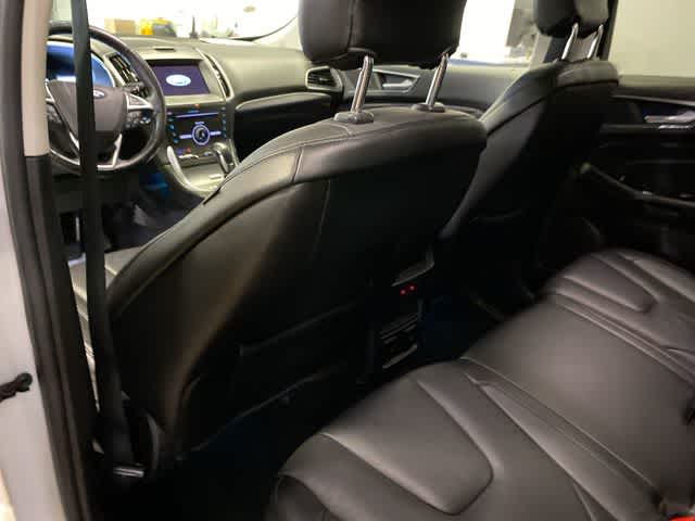 2016 Ford Edge Titanium photo 28