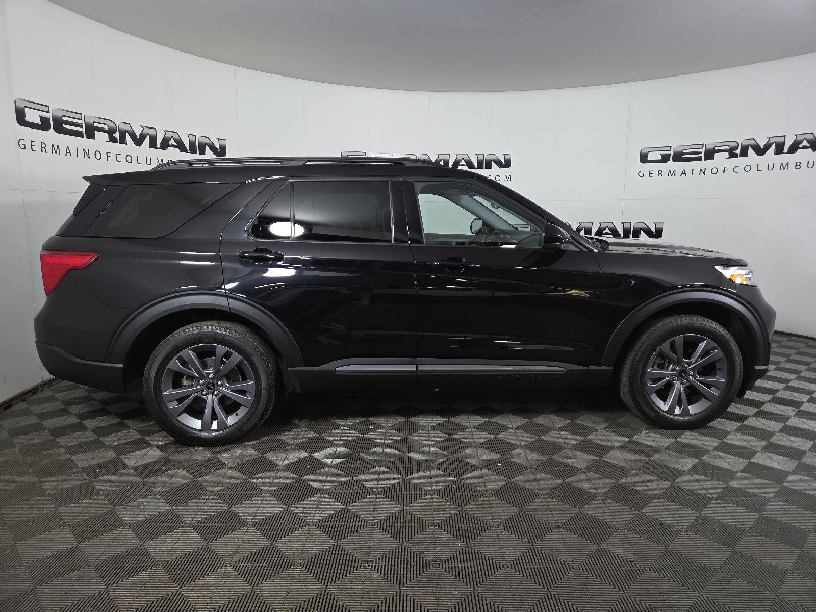 2023 Ford Explorer XLT photo 2