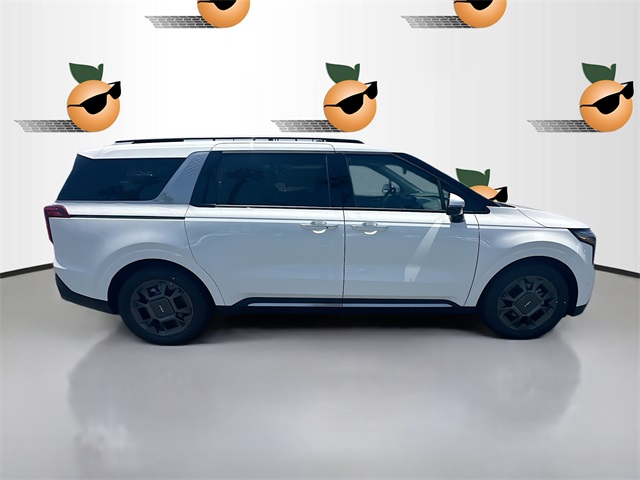 2026 Kia Carnival SX photo 2