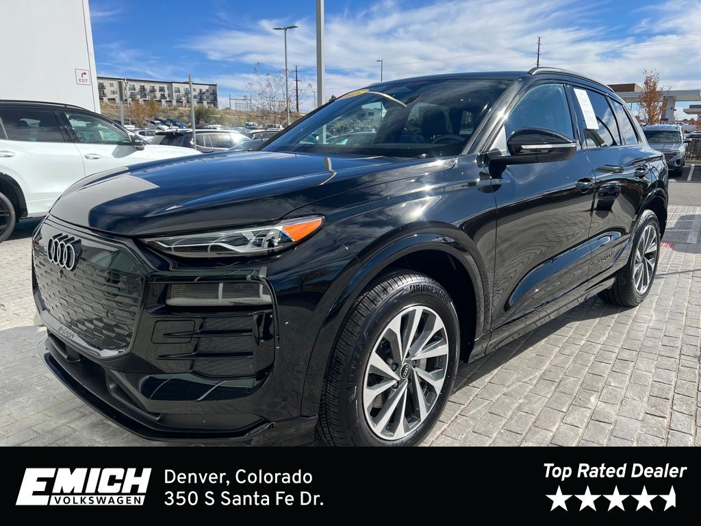 2025 Audi Q6 e-tron Premium's photo