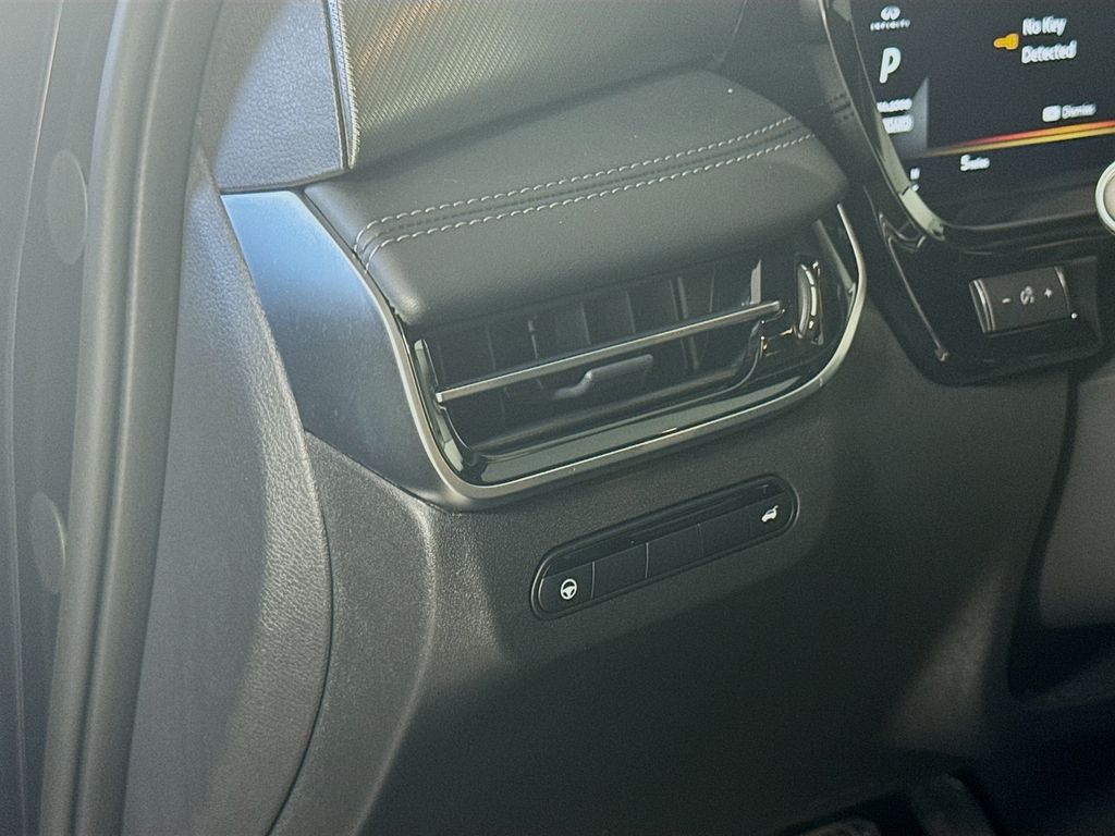 2026 Infiniti QX60 Luxe photo 8