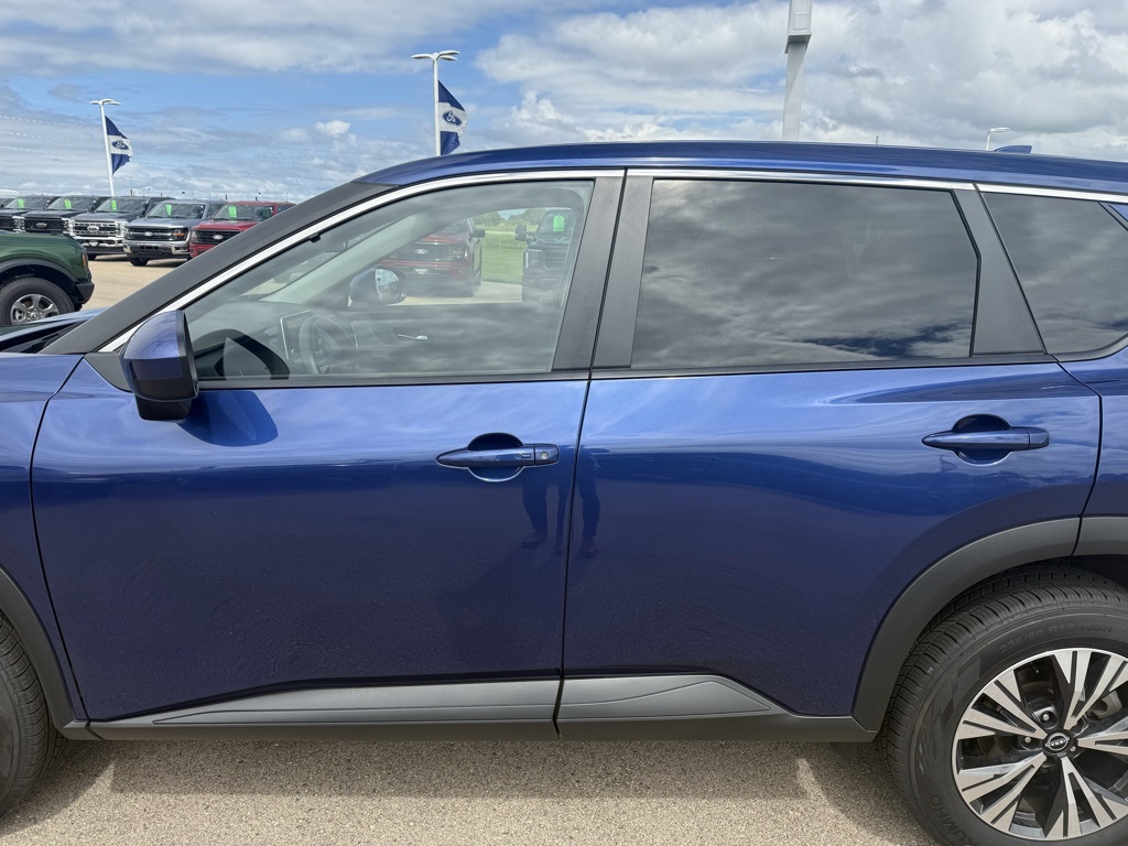2023 Nissan Rogue SV photo 24