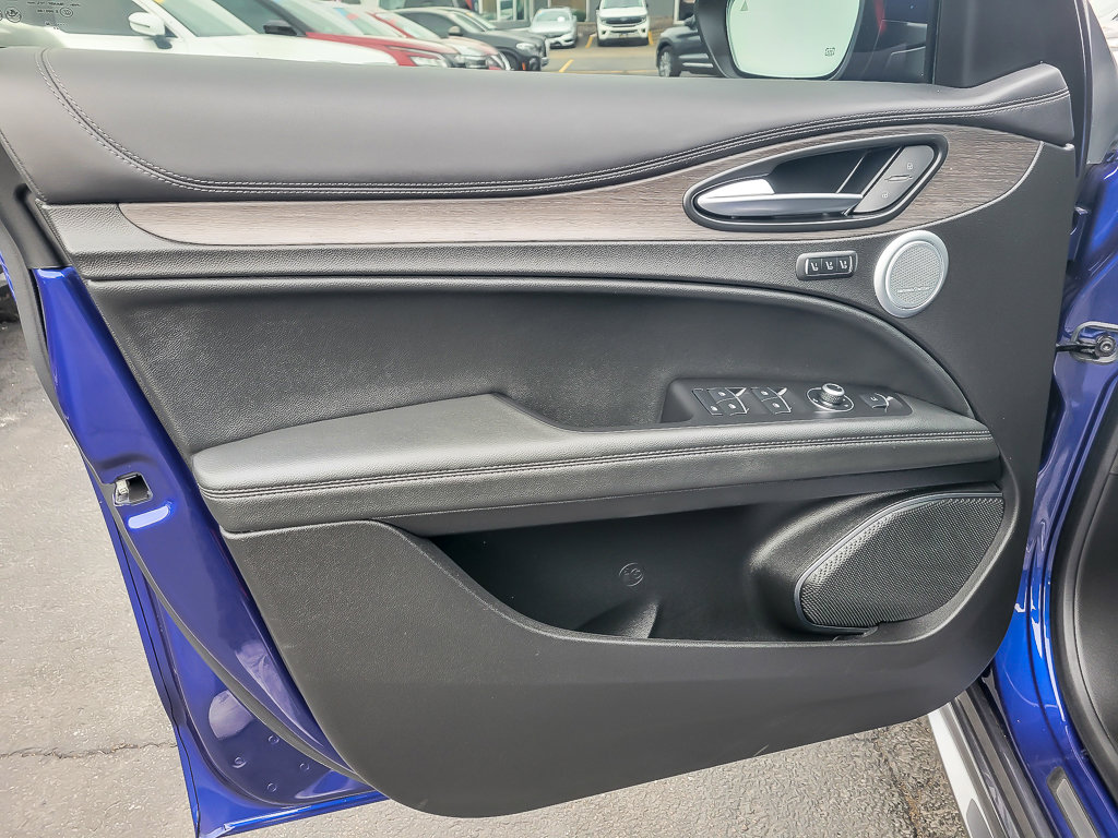 2023 ALFA ROMEO STELVIO - Image 19