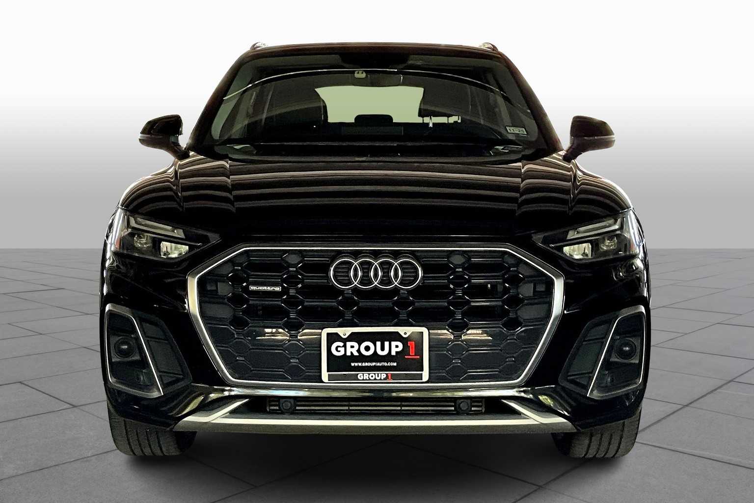 2022 Audi Q5 S line Premium photo 2