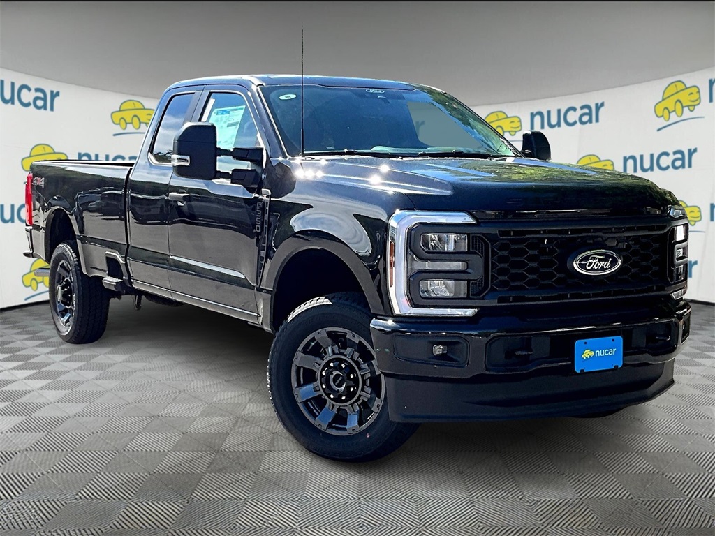2026 Ford F-350 Super Duty XL's photo