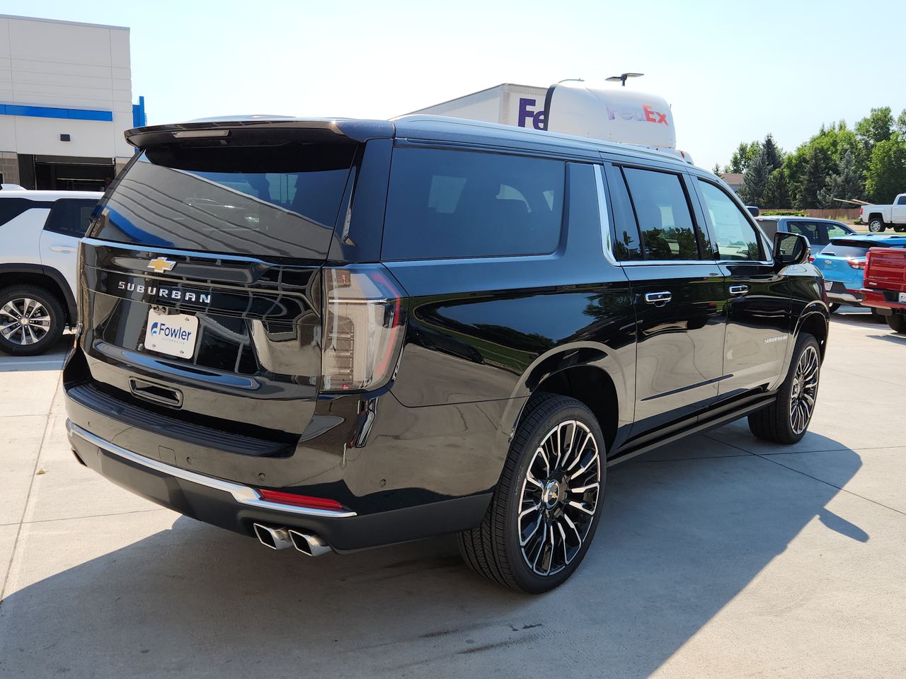 2025 Chevrolet Suburban High Country photo 7