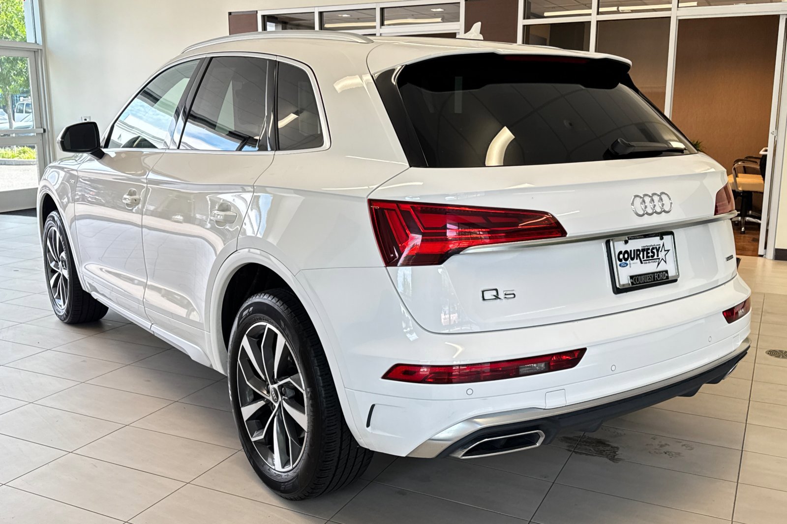 2024 Audi Q5 S line Premium Plus photo 4