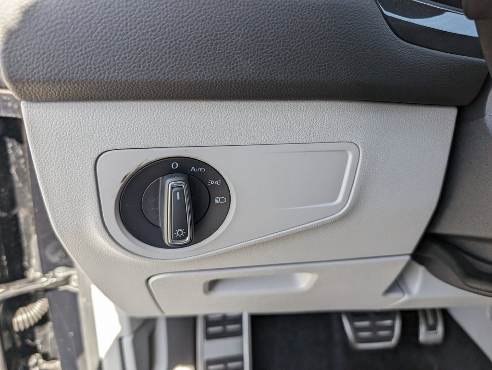 New 2024 Deep Black Pearl Effect Volkswagen 2.0T SE R-Line Black image 19