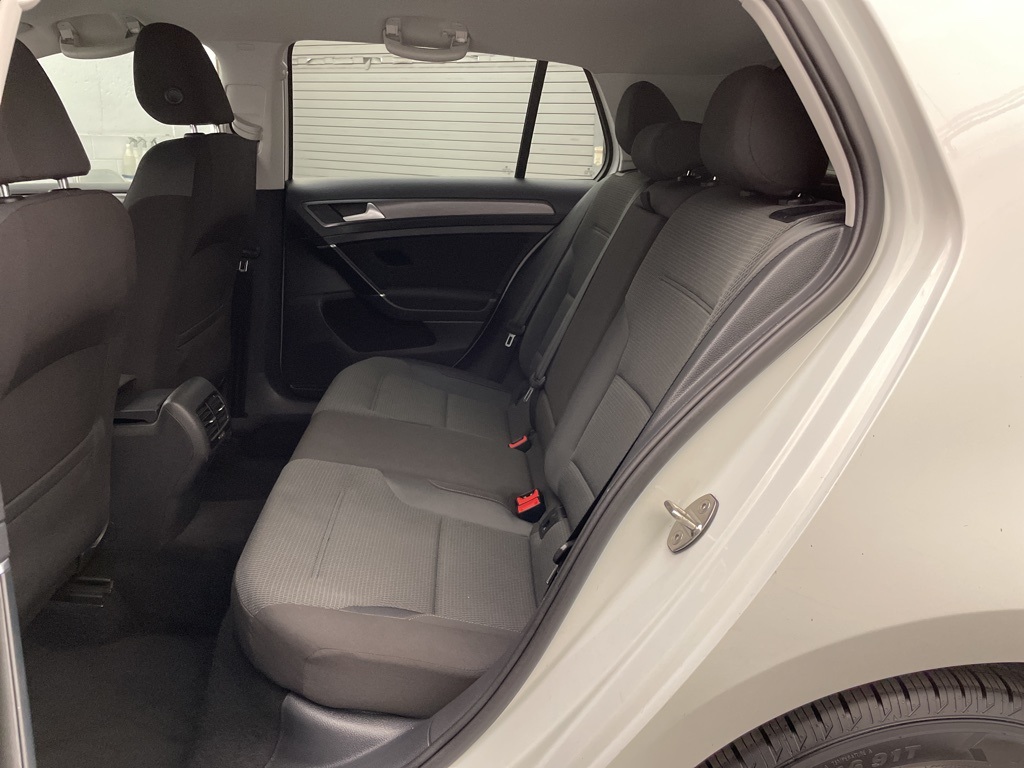 2019 Volkswagen e-Golf SE photo 16