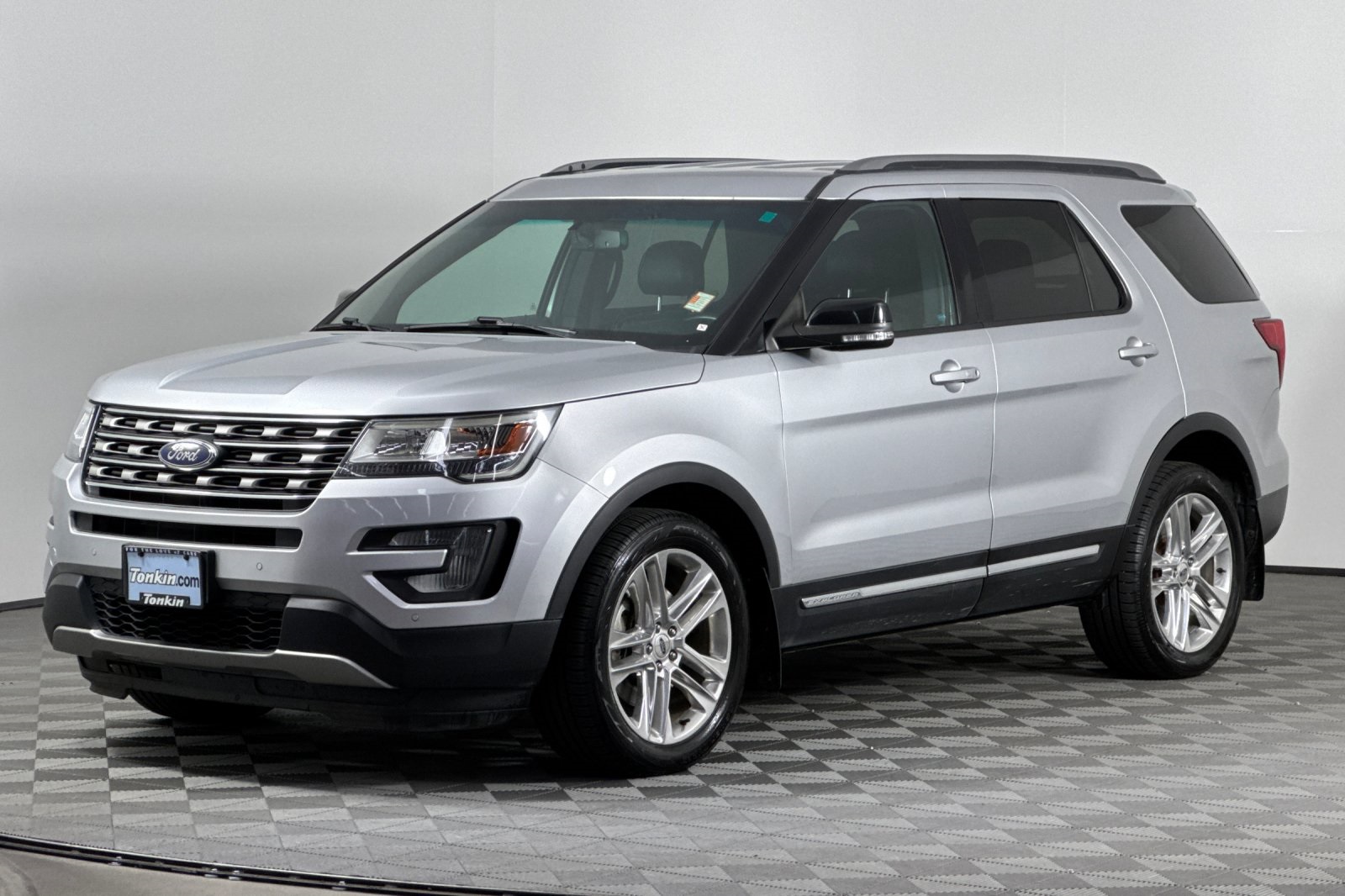 2017 Ford Explorer XLT photo 7